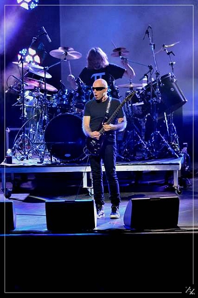 NIK_2813-cr Joe Satriani 17-09-2015 (Zz) (p).jpg